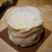 make Saint-Marcellin cheese